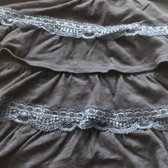 Gilly Hicks ruffled tank top - Picture 2 of 3